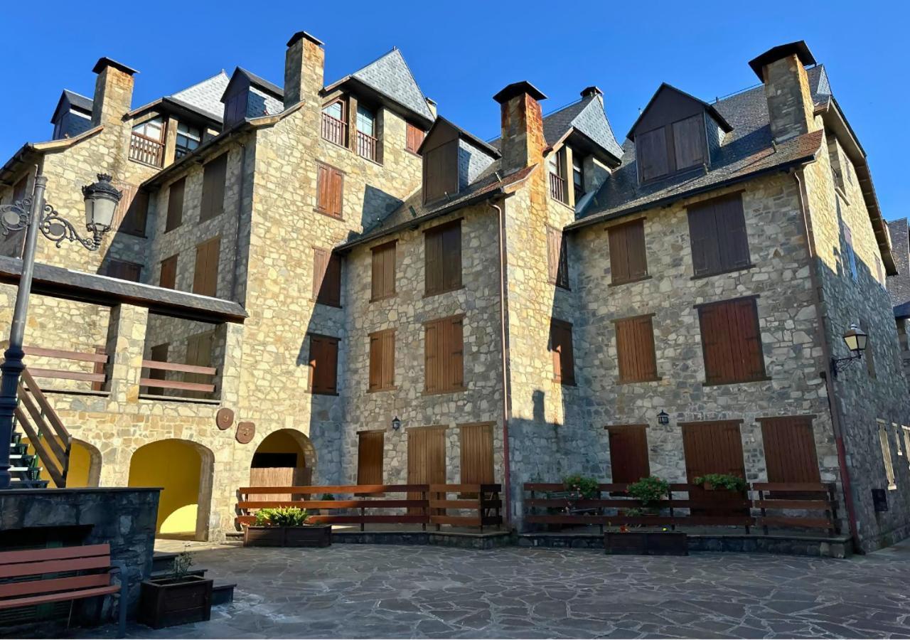 Caldares Exclusivo Atico En El Pueyo De Jaca Apartment Panticosa Luaran gambar