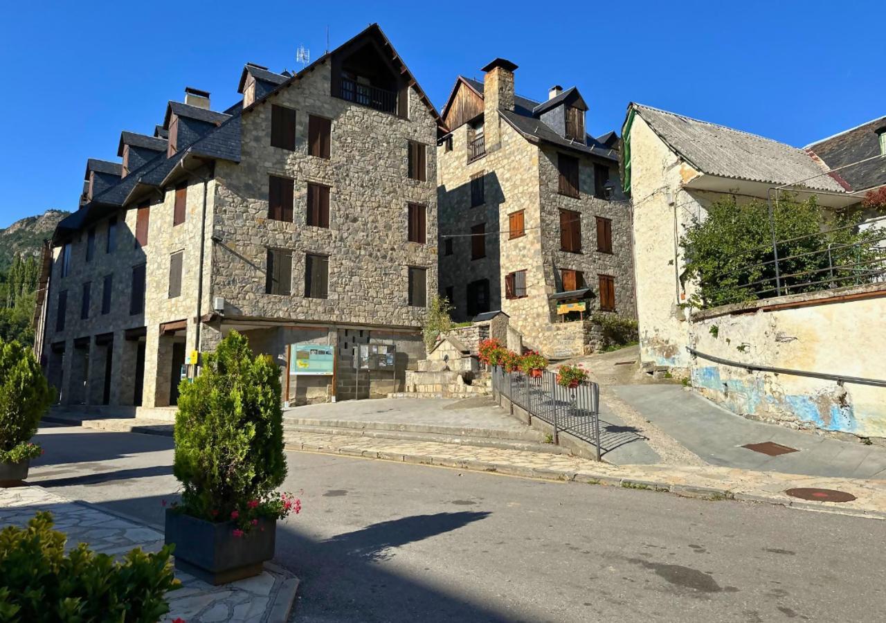 Caldares Exclusivo Atico En El Pueyo De Jaca Apartment Panticosa Luaran gambar